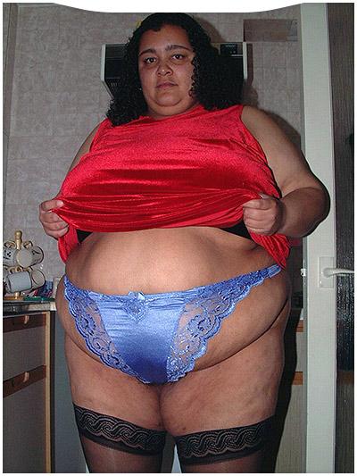 XXL Hausfrau mit Übergewicht